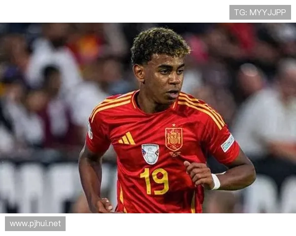 穆西亚拉 vs 贝林厄姆:全能性与技术流中场的战术适配差异