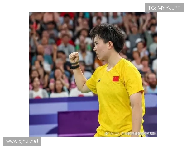 何冰娇这生活真不是一般人能想象，训练间隙偷偷点外卖那反差太有戏了！